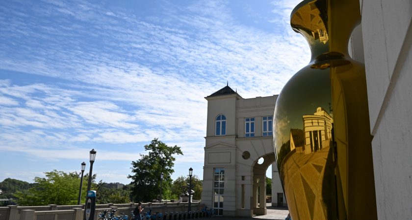 Jeune homme jugé à Luxembourg pour le meurtre de son beau-père à Esch-sur-Alzette