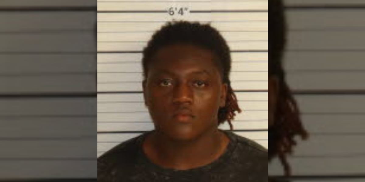 Memphis Tigers defensive lineman arrested for gun on campus