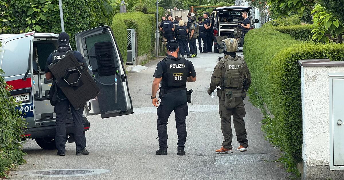 Cobra-Einsatz in Elixhausen: Polizei sucht bewaffneten Täter nach Schüssen