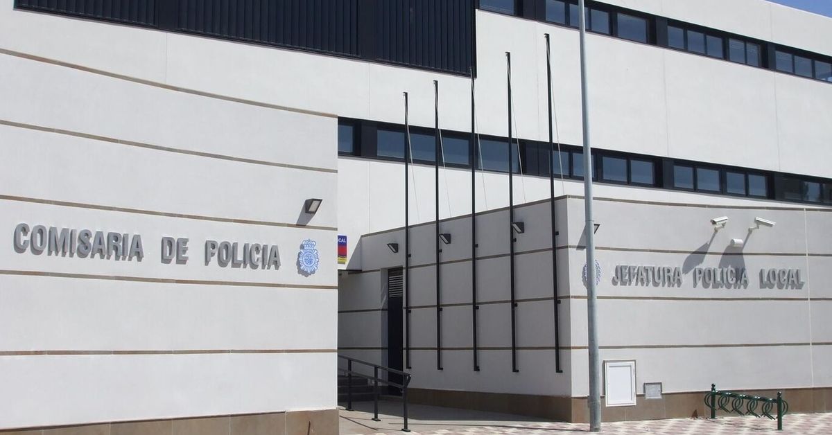 Menor de 14 años arrolla a un policía local en Sanlúcar en atropello intencionado