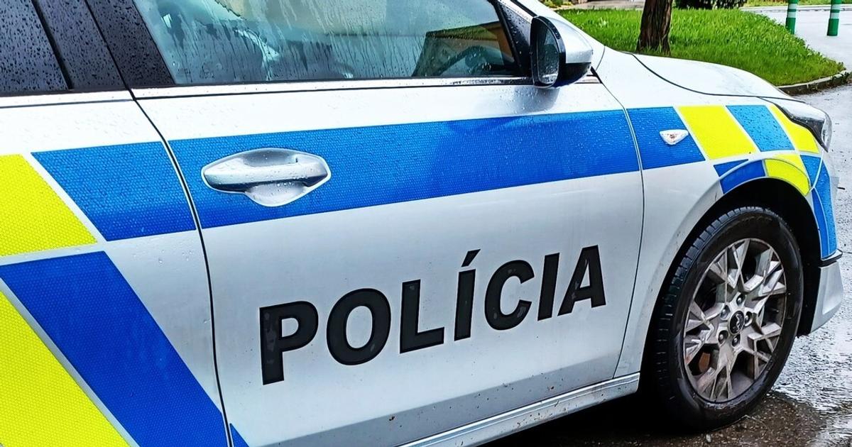 Násilný incident v Banskom: muž zaútočil na ženu, podpálil vozidlá a zomrel