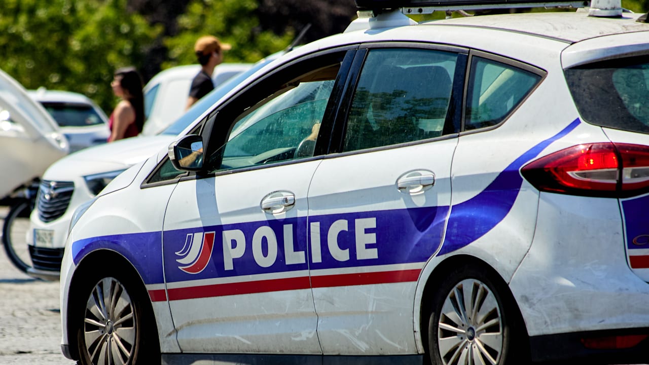 Mère et fils arrêtés pour viol près de Paris