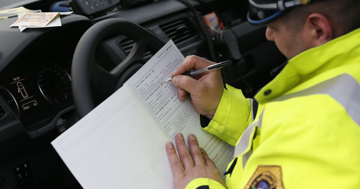 V Velenju zamaskirani napadalci z palicami telesno poškodovala dva moška, policija okrepuje nadzor