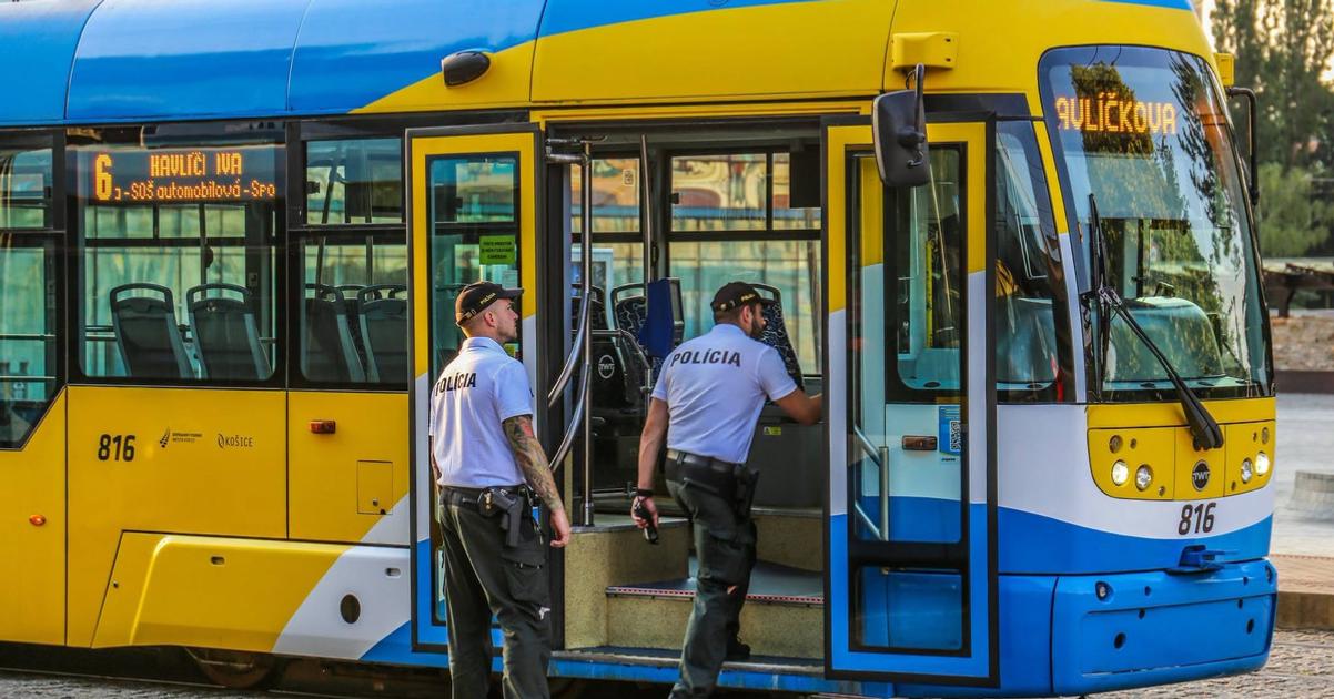 Opitý vodič autobusu viezol ľudí, policajti preverovali aj električkárov