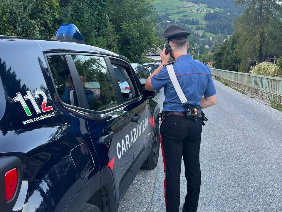 Coppia della Valle Isarco salvata da una rapida denuncia dopo una truffa da 50.000 euro
