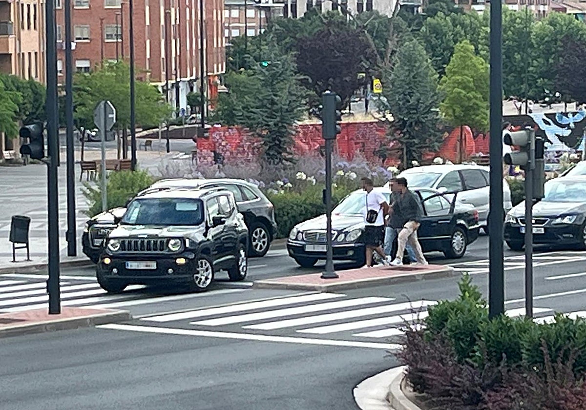 Espectacular detención a punta de pistola en plena calle de Logroño