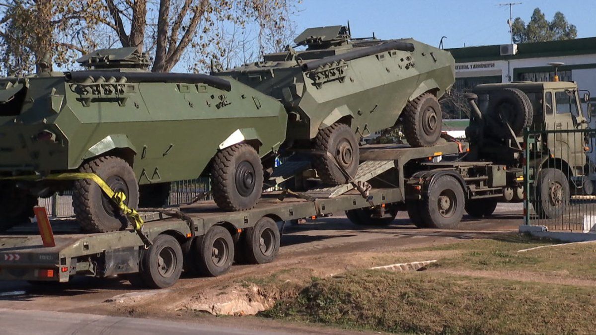 Cuatro tanquetas militares llegan a Montevideo para patrullar barrios con alta criminalidad