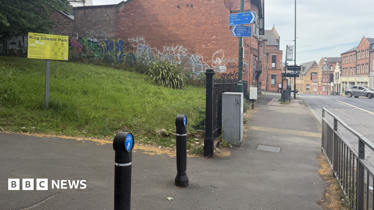 Four teenagers arrested after 16-year-old stabbed in Sneinton, Nottingham