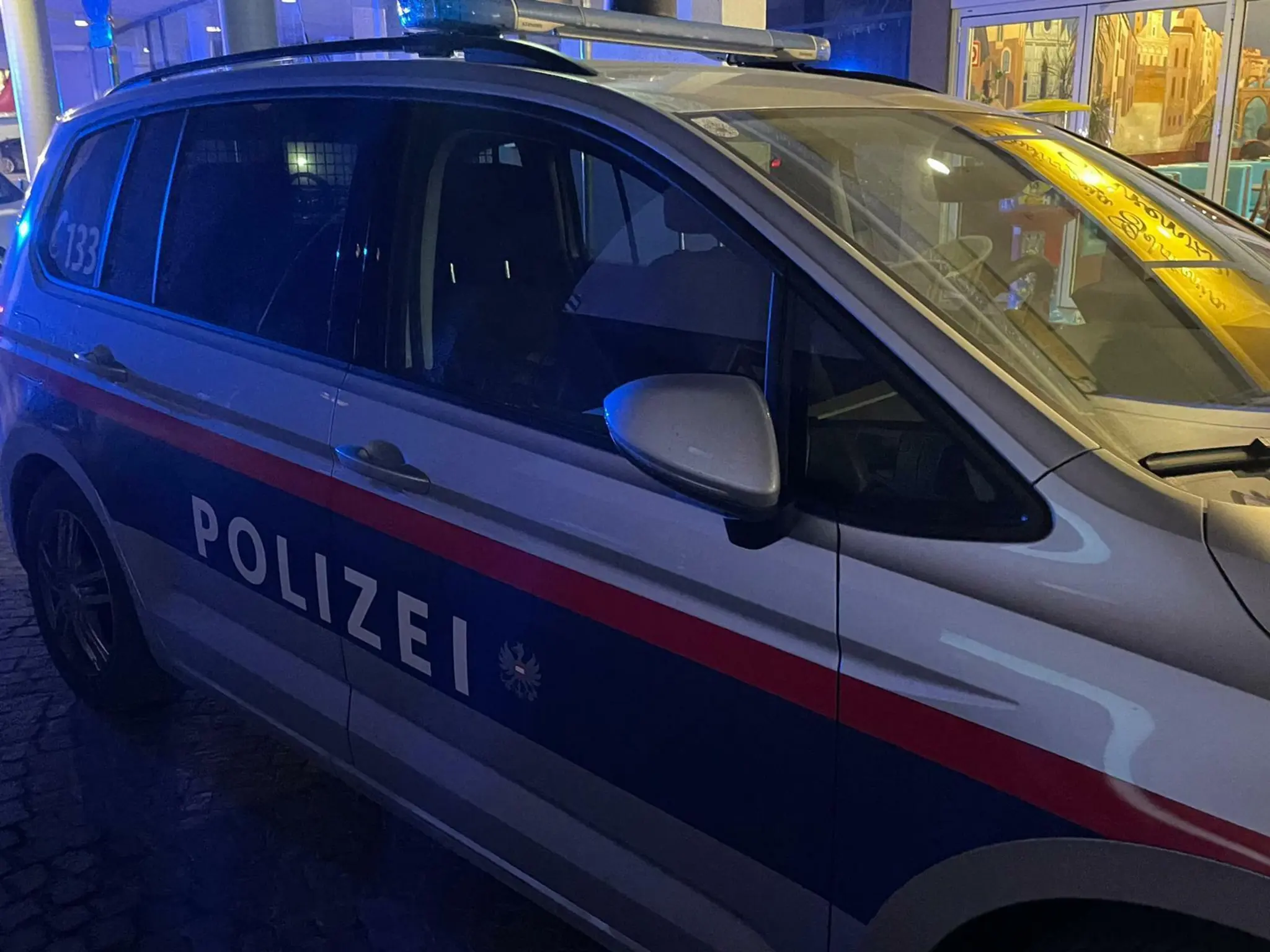 Aufmerksamer Nachbar durchkreuzt Trickbetrug in Kärnten – zwei Festnahmen