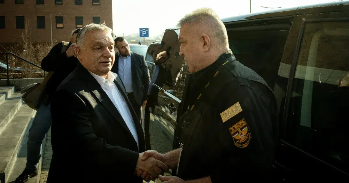 Gyanúsítottként hallgatták ki a volt TEK-főnököt, akit azonnal a Fideszhez vettek