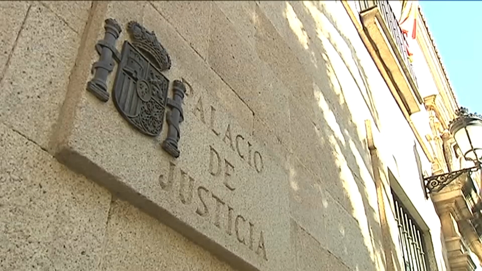 Prisión provisional sin fianza por robo con violencia en local del centro de Cáceres