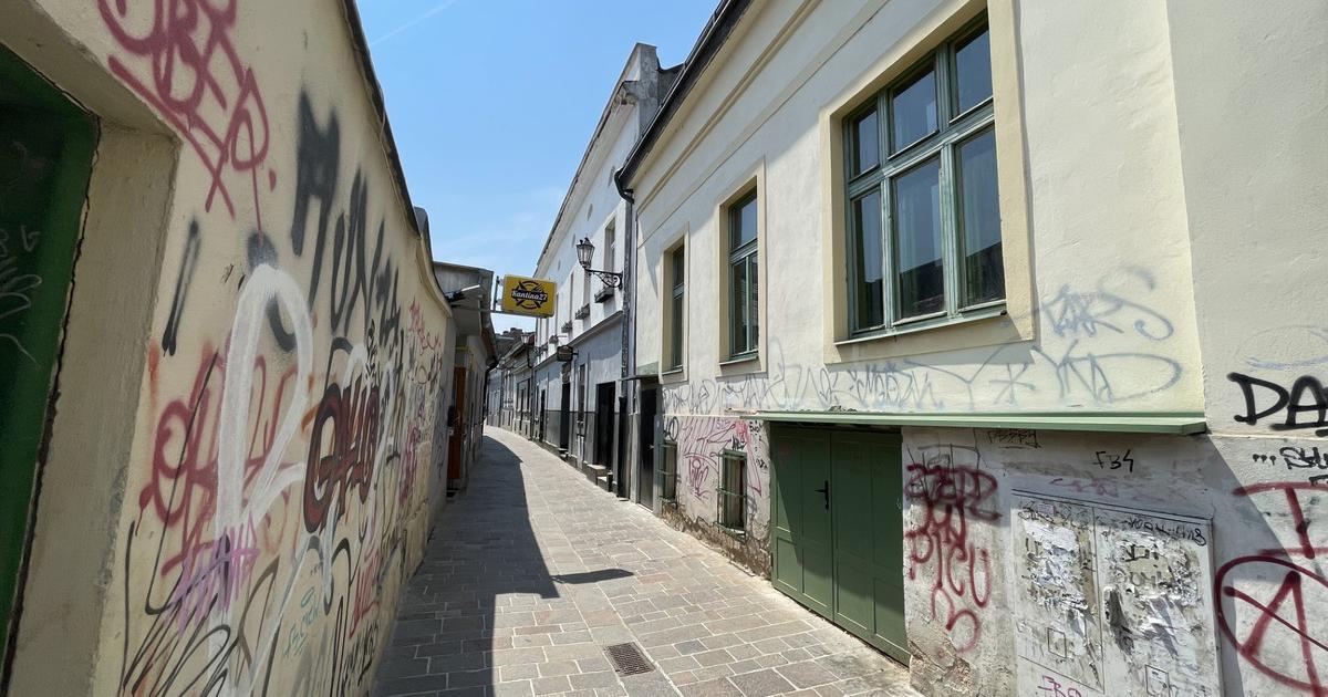 Mladý muž zomrel po bodnutí v centre Košíc, polícia vyšetruje vraždu