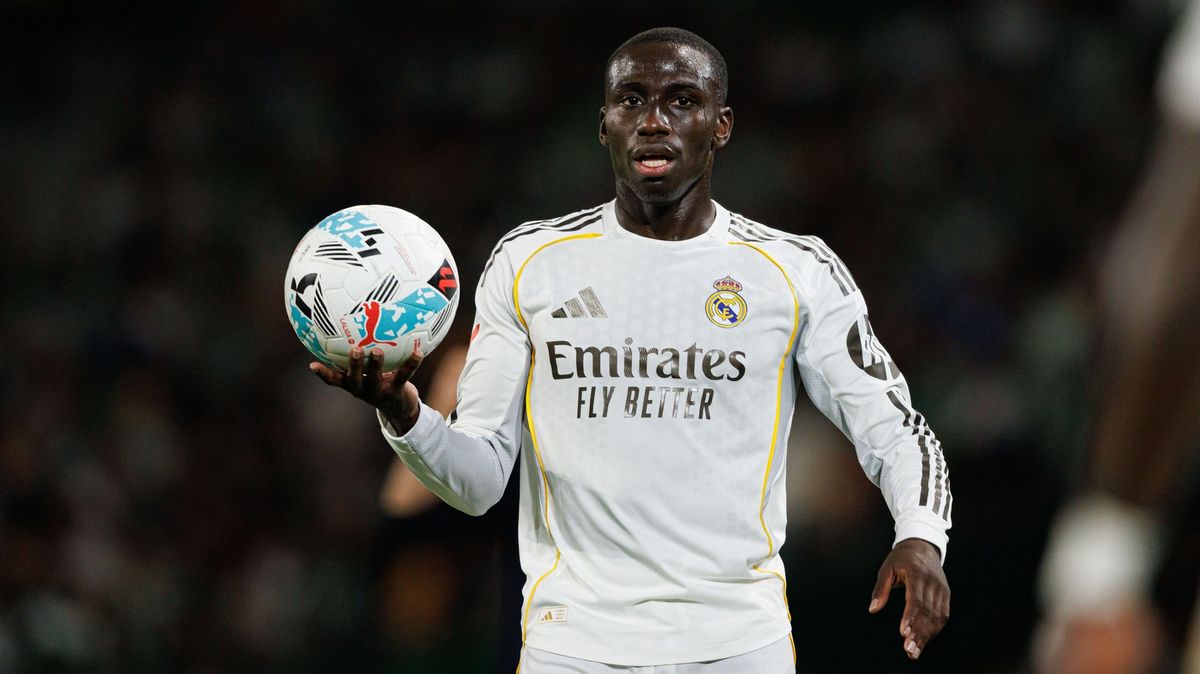El jugador del Real Madrid Ferland Méndy será juzgado por negligencia con sus perros