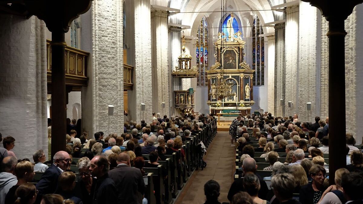 Sechs Tote in Stade: Mordkommission ermittelt nach Bluttat bei Jugendamt