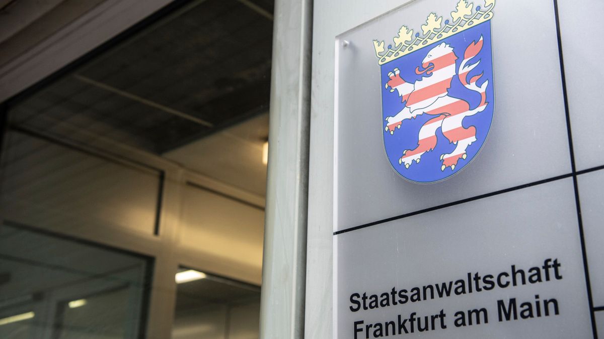 Hessische Pflegekraft angeklagt: Soll Patienten Überwachung abgenommen haben