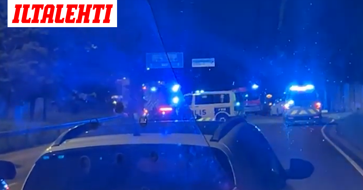 Kaksikko menehtyi taksiauton törmäykseen Helsingin Itäväylällä