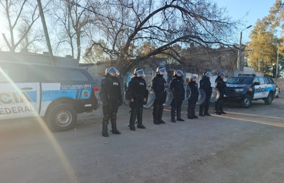 Operativo antidrogas de la Federal en Olavarría: tres domicilios cayeron en simultáneo