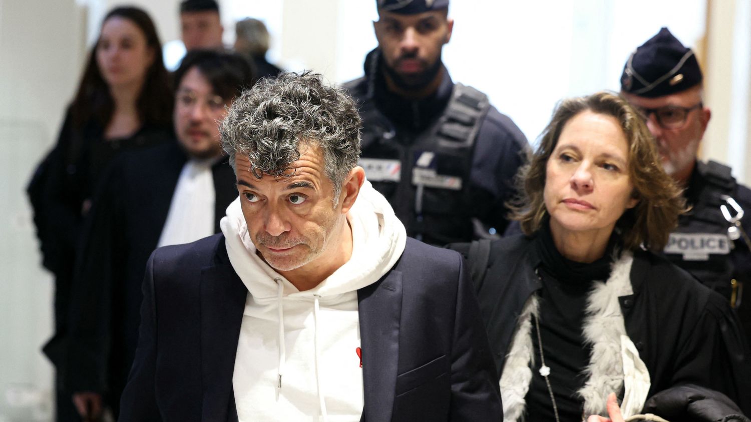 Violences conjugales : le parquet requis six mois avec sursis contre Stéphane Plaza en appel
