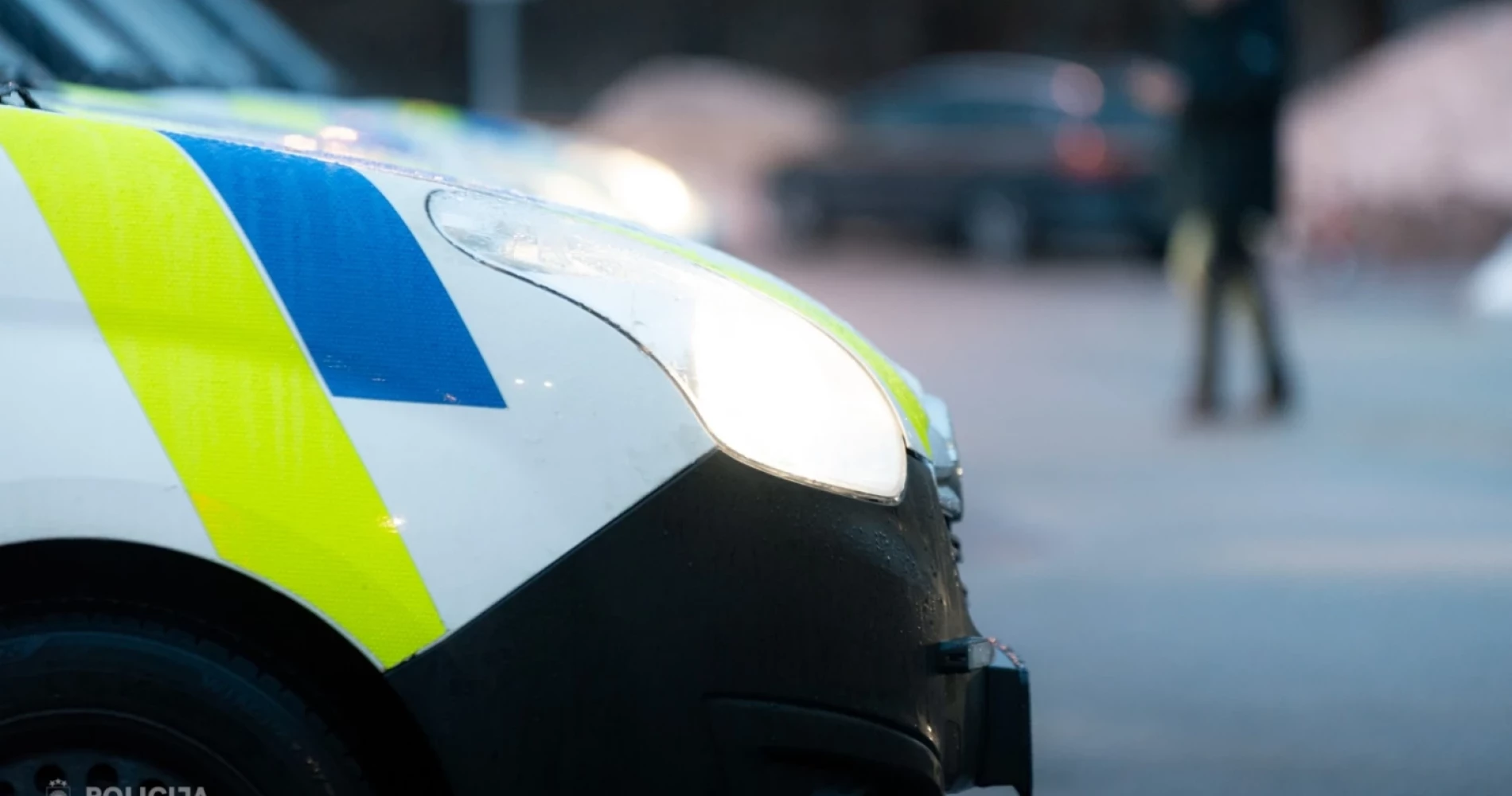 Rītabuļļos sievietei mugurā ietriekusies lode; lietu izmeklēs Militārā policija