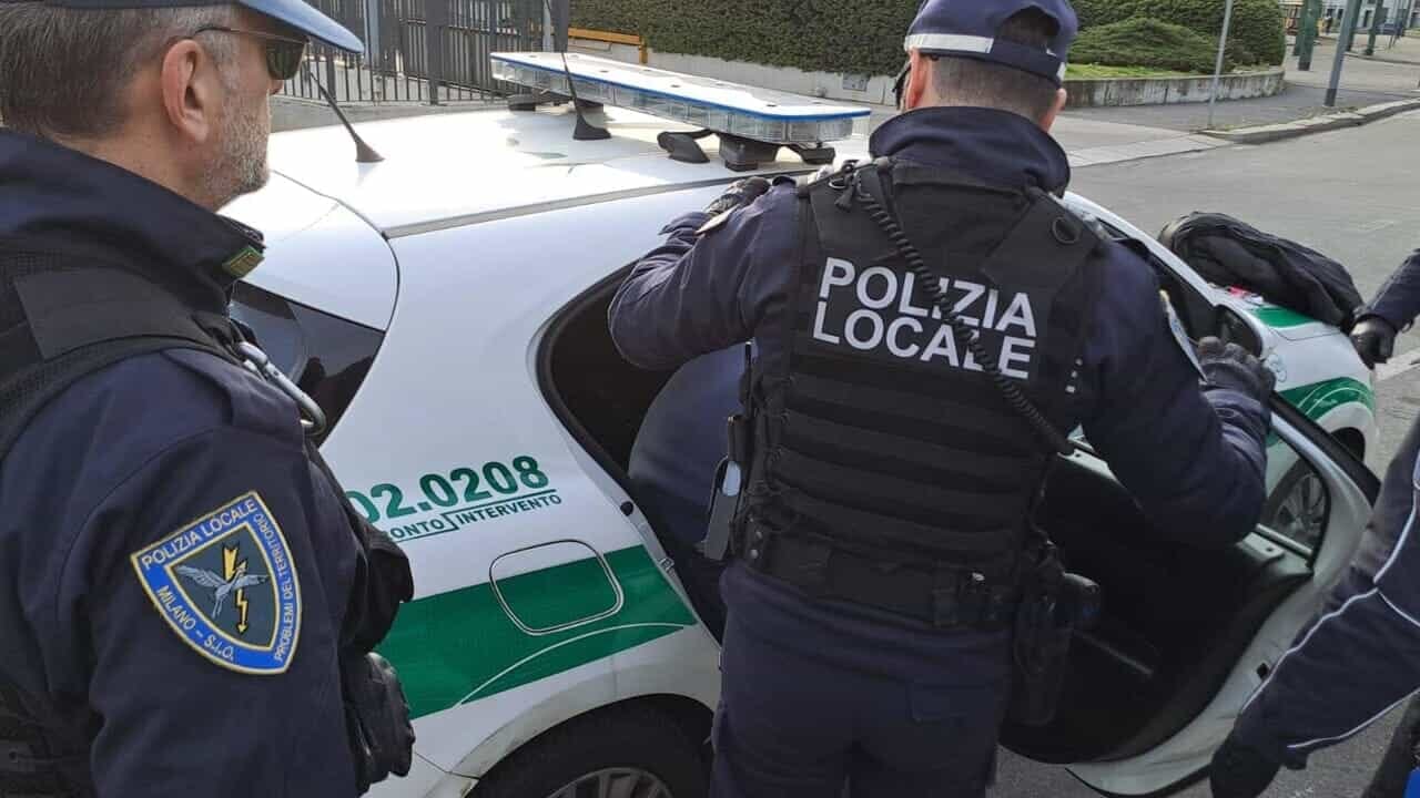 Modello ventitreenne finisce in carcere a Milano per stalking, lesioni e violenza sessuale sulla ex
