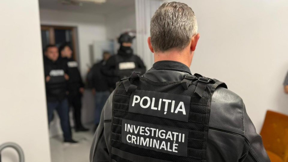 Rețea de droguri destructurată de procurorii clujeni: opt suspecți în arest