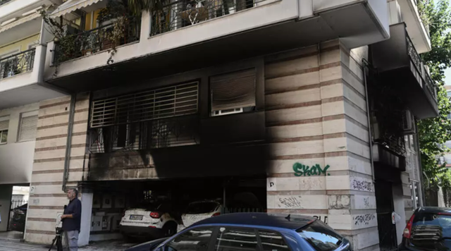Νεκρός και τέσσερις τραυματίες σε εμπρηστικές επιθέσεις σε σπίτια στελεχών της ΝΔ στη Θεσσαλονίκη