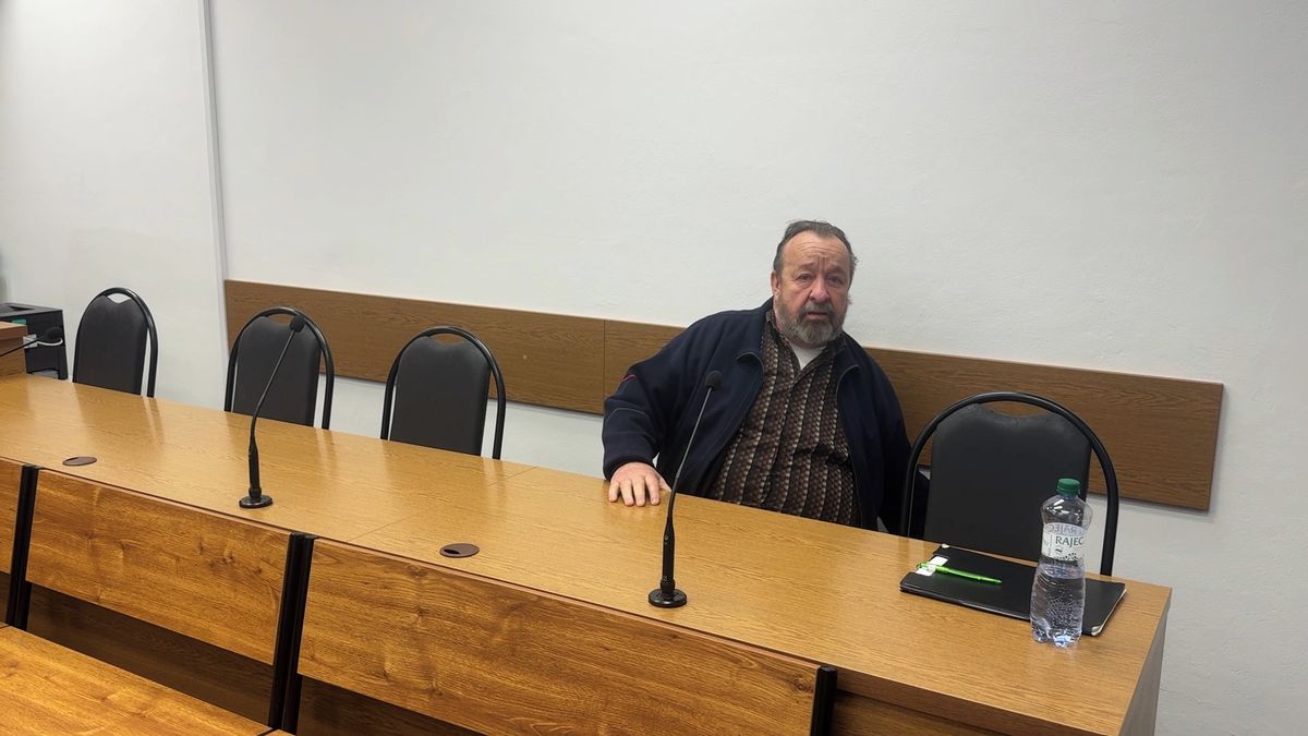 Ukrajinský podnikatel v Tachově napadl strážníka, soud zrušil odklon