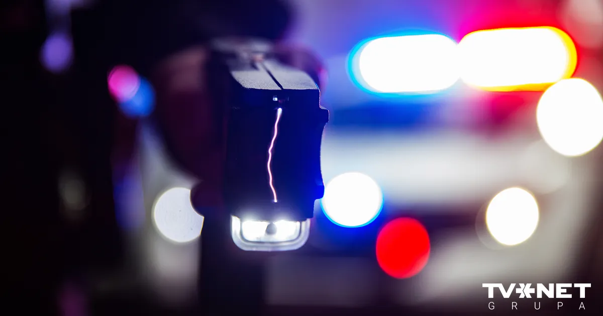 Policists Rīgā apsūdzēts par elektrošoka nelikumīgu pielietošanu
