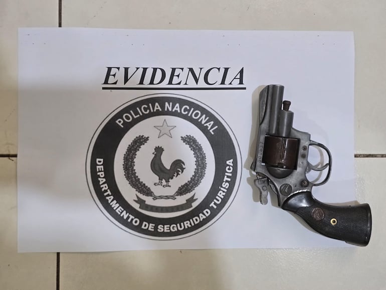 Adolescente de 16 años detenido con revólver en Costanera de Asunción