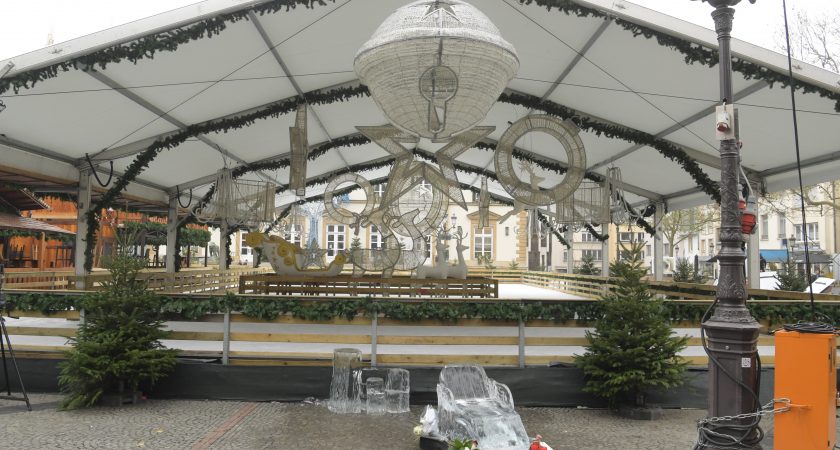 Mort d'Emran au marché de Noël : l'artiste et son assistant condamnés, le LCTO et la Ville acquittés