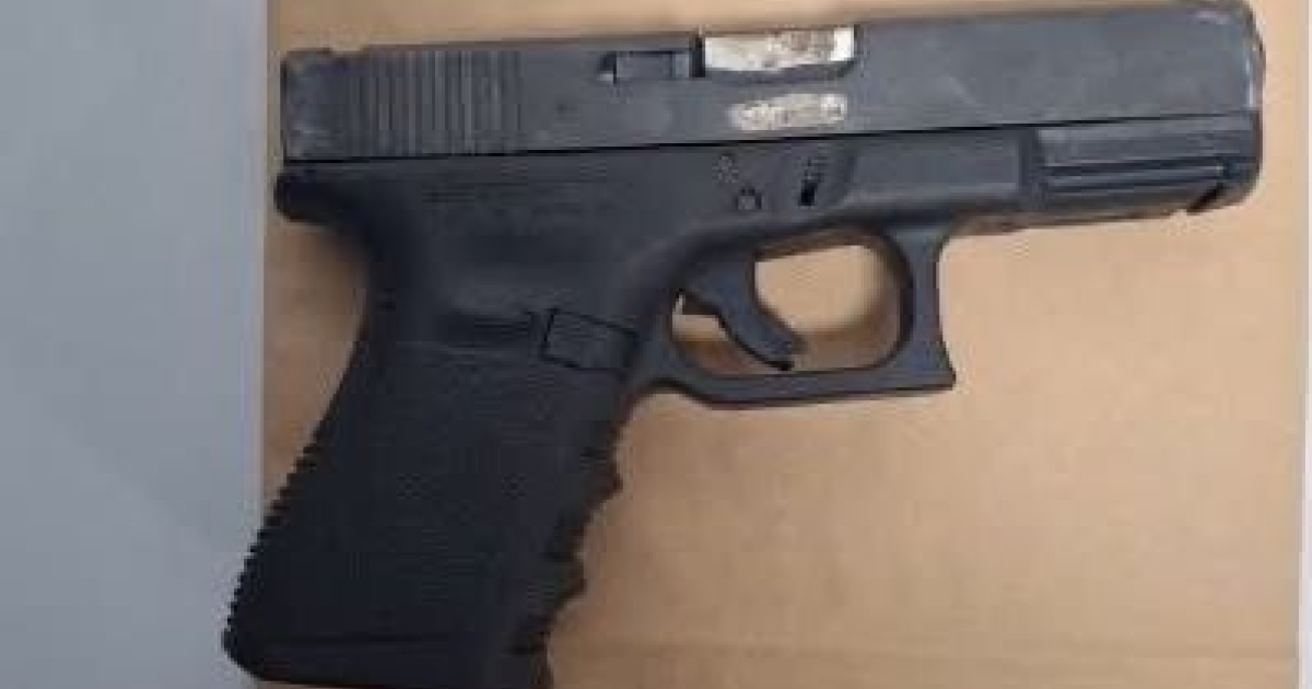 Fort-de-France : un fugitif pour tentative d'homicide abandonne son arme en pleine fuite