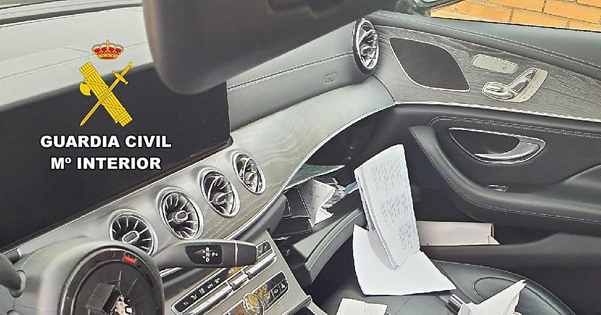 Dos detenidos en Madrid por robar 16 volantes de coches de lujo y estafar con tarjetas bancarias