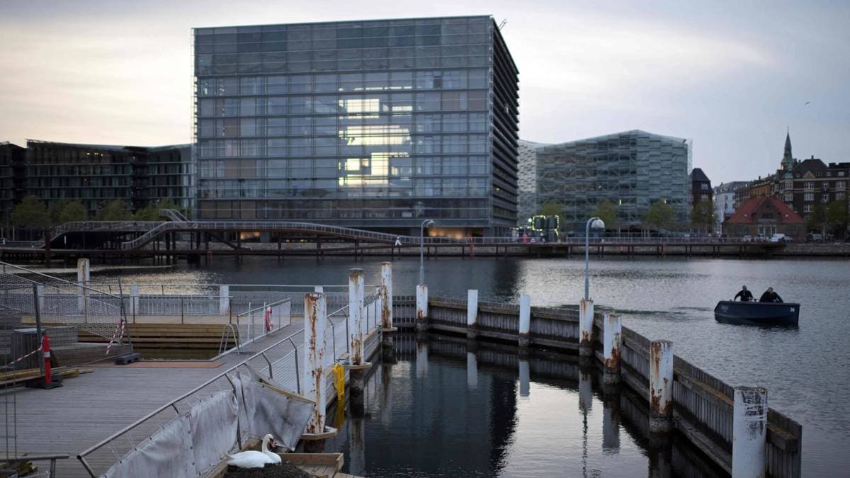Svensk betjent død efter overfald under fodboldarrangement i København