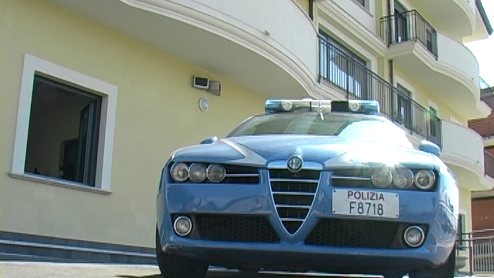 Cassino, spacciava cocaina dai domiciliari: arrestato 51enne, ora braccialetto elettronico