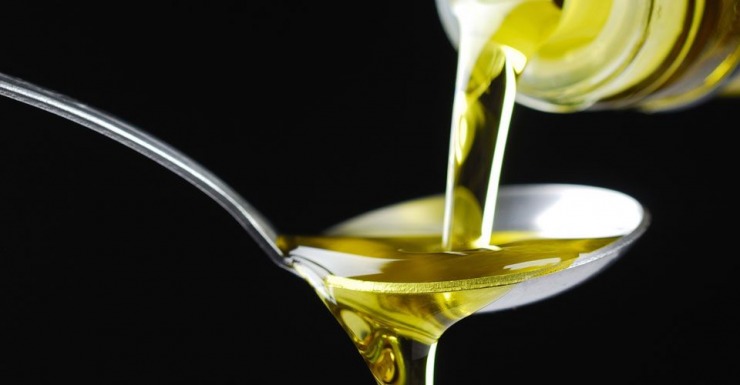 Frode da 240.000 euro con olio lampante in Italia